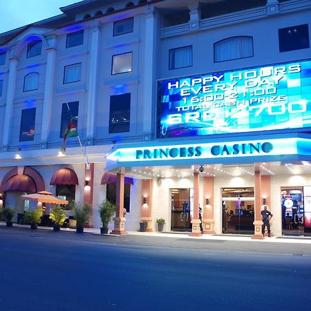 Ramada By Wyndham Princess Παραμαρίμπο Εξωτερικό φωτογραφία