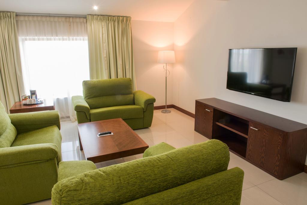 Ramada By Wyndham Princess Παραμαρίμπο Εξωτερικό φωτογραφία