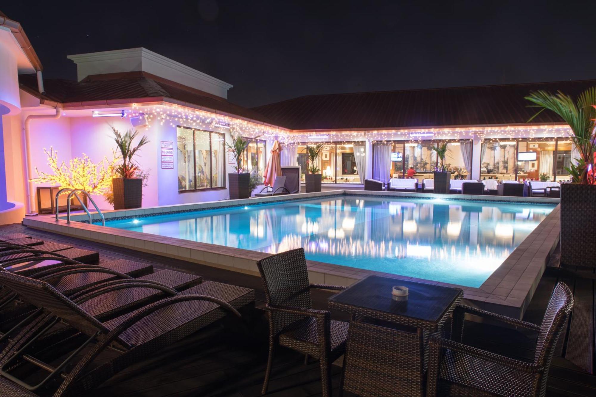 Ramada By Wyndham Princess Παραμαρίμπο Εξωτερικό φωτογραφία