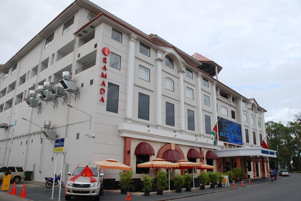 Ramada By Wyndham Princess Παραμαρίμπο Εξωτερικό φωτογραφία
