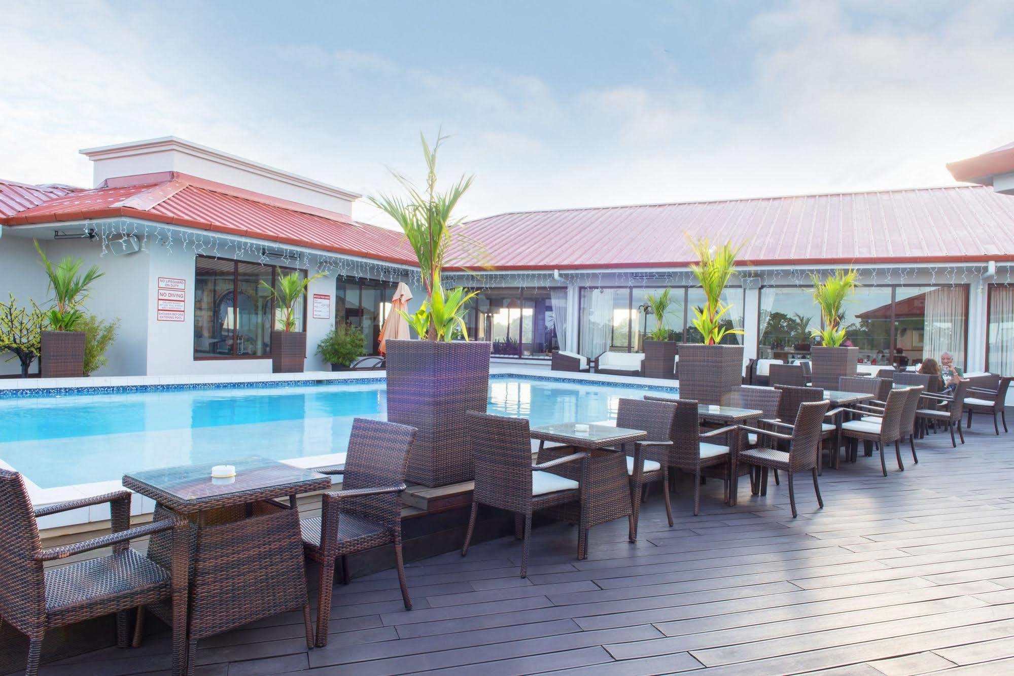 Ramada By Wyndham Princess Παραμαρίμπο Εξωτερικό φωτογραφία